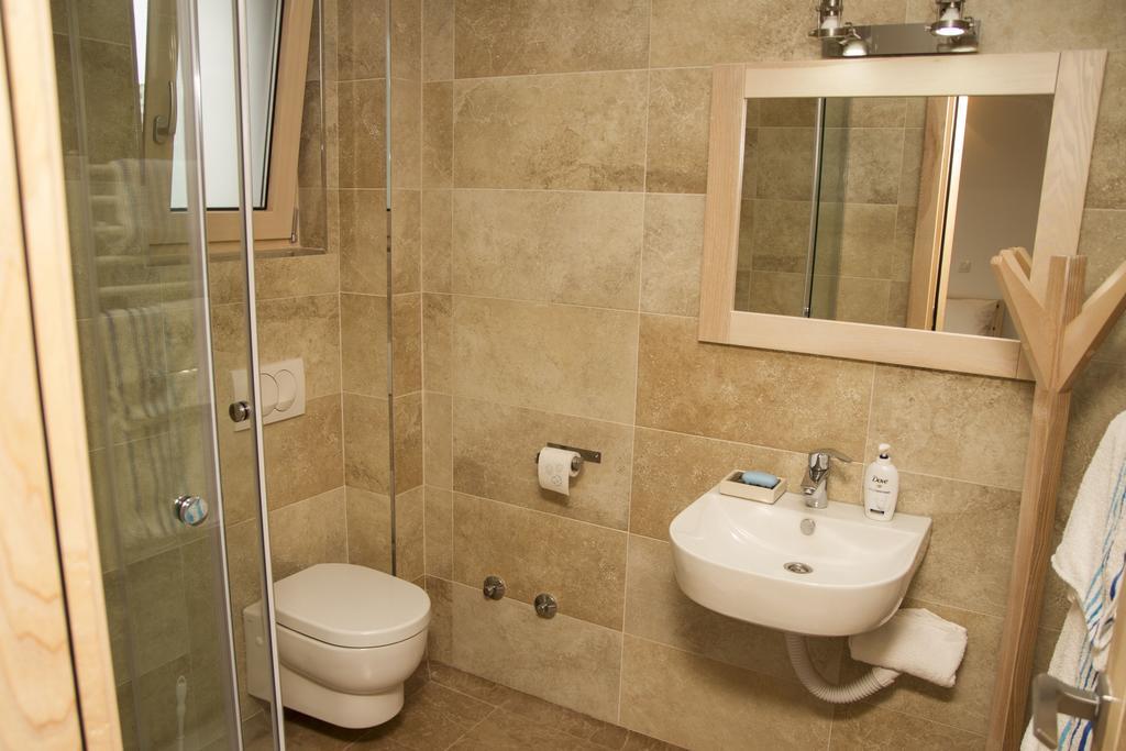 Apartments Brezanin ストモレ エクステリア 写真